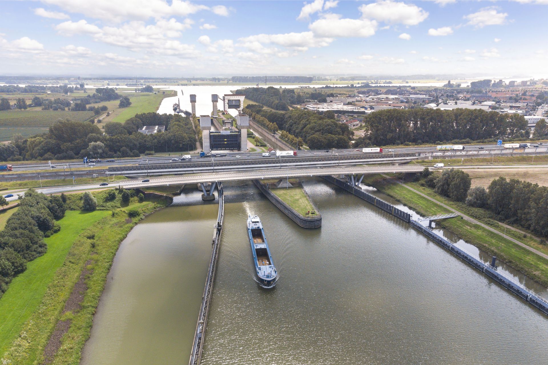 Tiel sluizen - header - Rozenhage Makelaardij